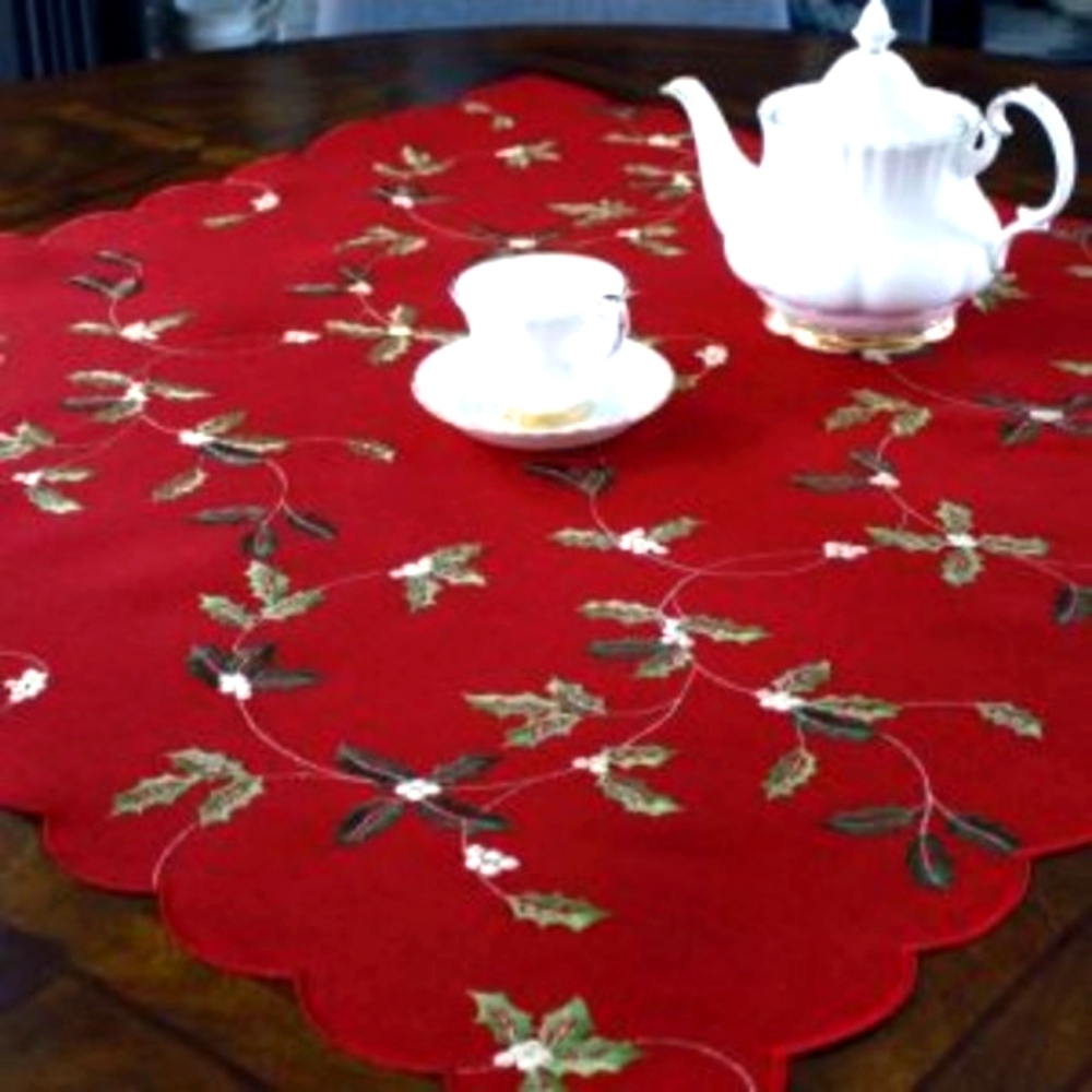 Red Holly Leaves Christmas Tablecloth (36x36 in. Square) NEW